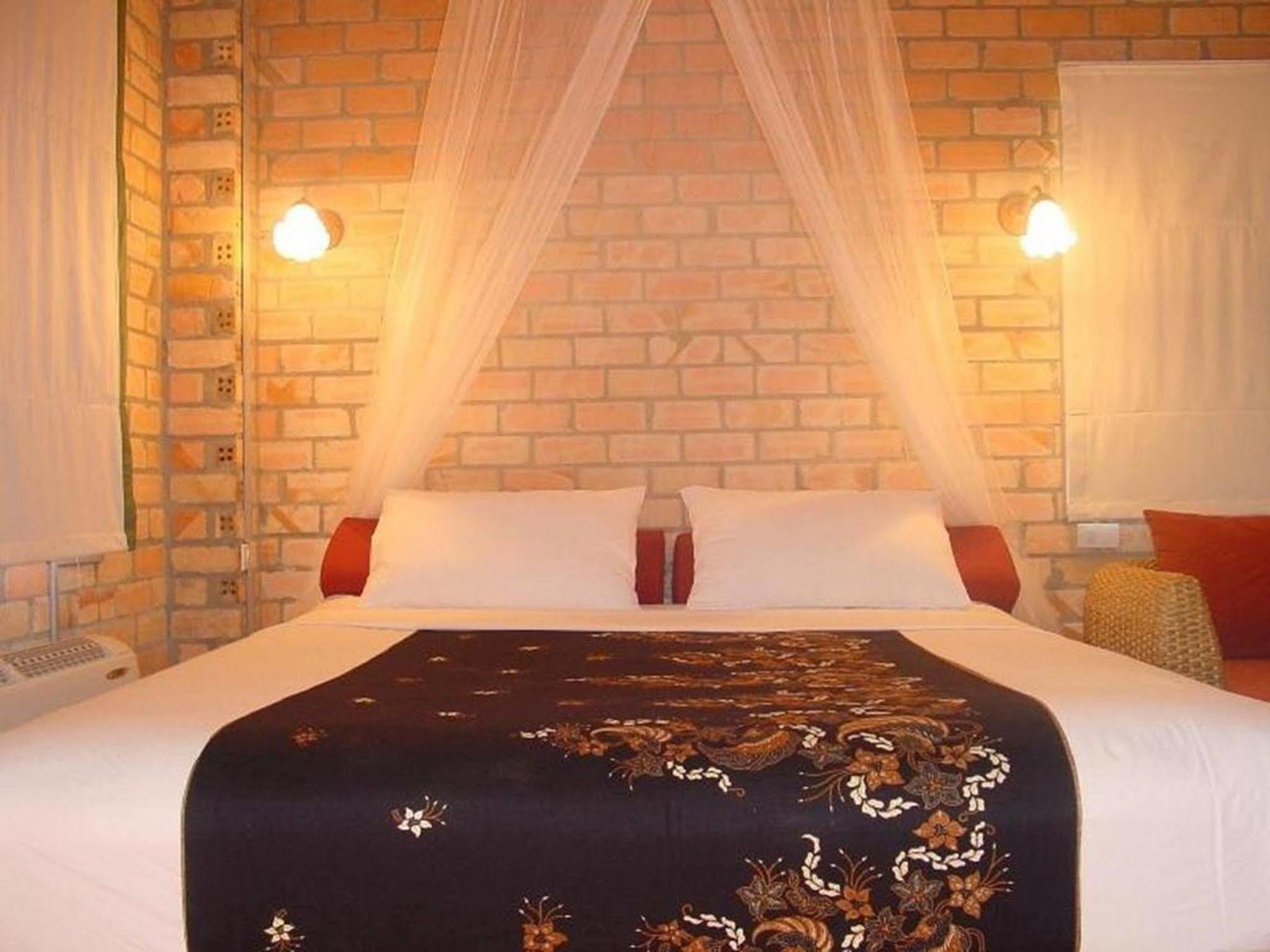 Sea Pines & Liberg Hotel Nai Yang Bagian luar foto